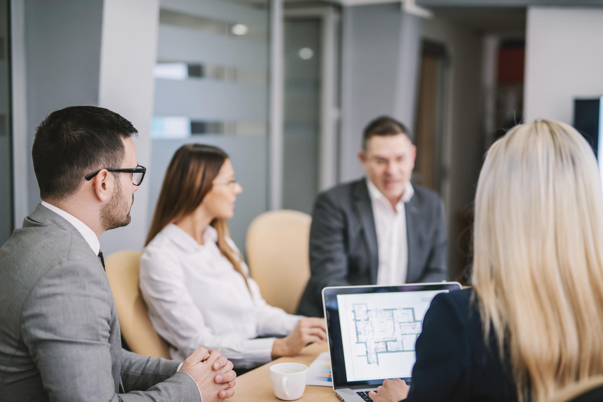 consultare imobiliară la birou